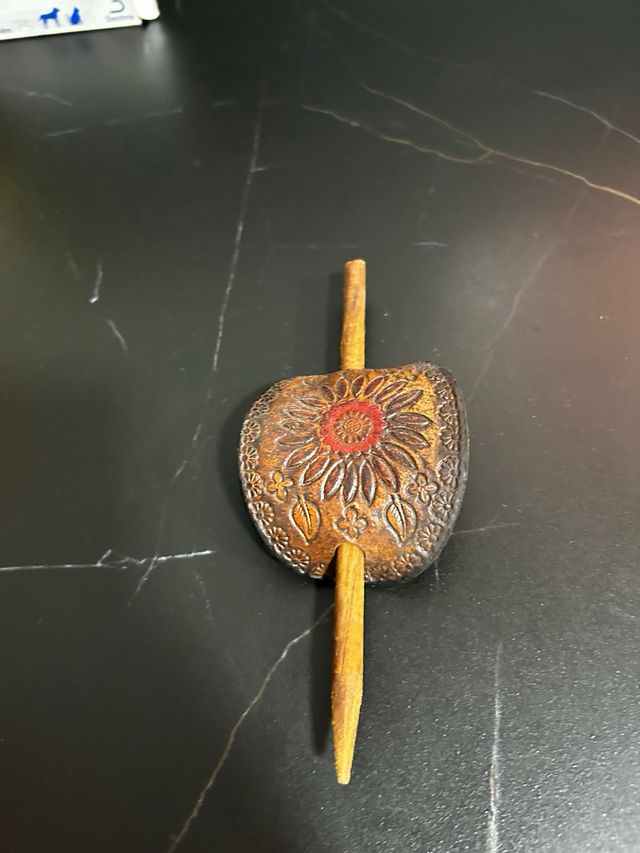 Enganche para el pelo con diseño floral