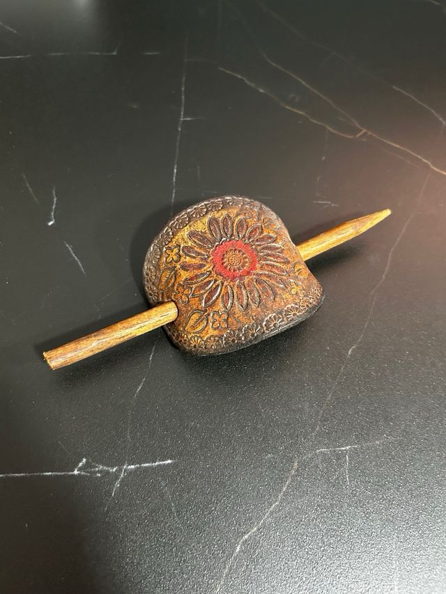 Enganche para el pelo con diseño floral