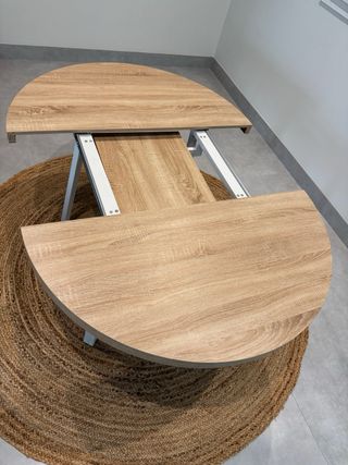 Conjunto mesa redonda extensible y 4 sillas
