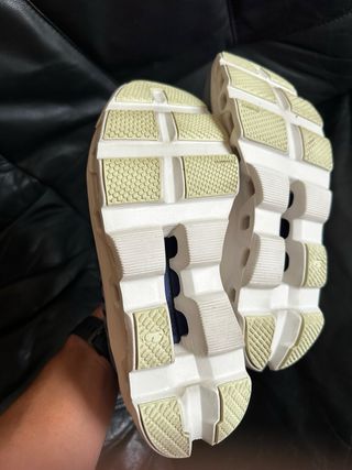 Zapatillas On Running Cloudmonster Mujer Gris/Mora