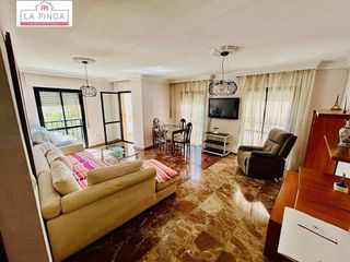 Piso en venta en Girón - Las Delicias - Tabacalera en Málaga