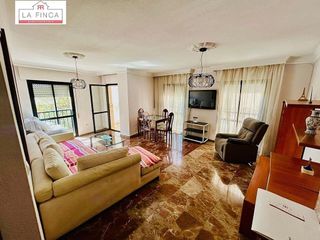 Piso en venta en Girón - Las Delicias - Tabacalera en Málaga