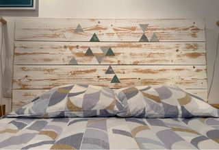 Cabecero de madera rústico multicolor