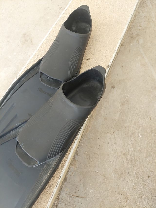 Aletas de buceo negras