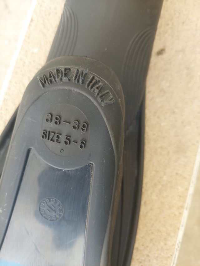 Aletas de buceo negras