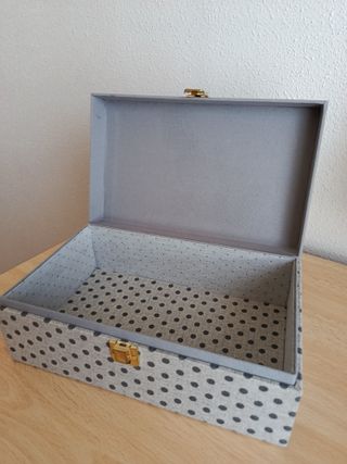 Caja decorativa hecha a mano