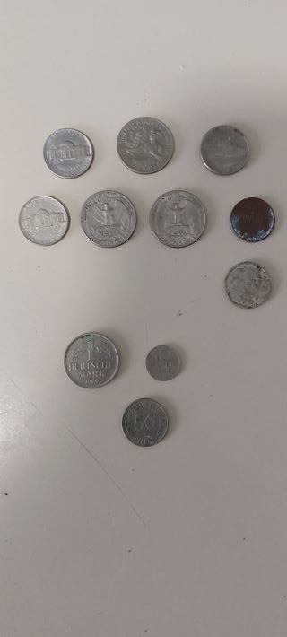 Monedas y Billetes: China, Uruguay, Malasia, USA