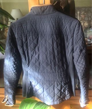 Cazadora Zara acolchada azul marino talla M