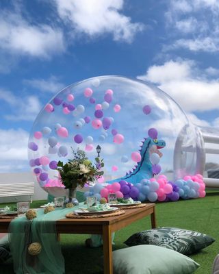 Castillo blanco + Burbuja de Globos