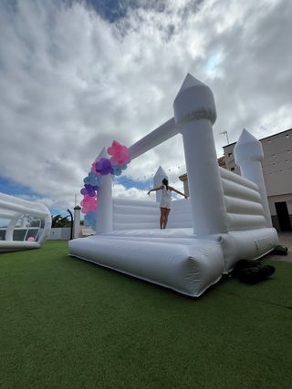 Castillo blanco + Burbuja de Globos
