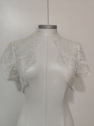 Chaquetilla encaje pedrería Aire Barcelona