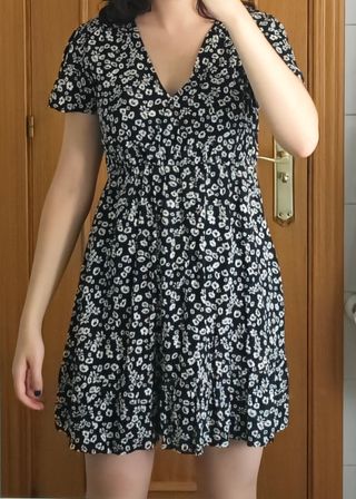 Vestido Amisu floral negro talla 36