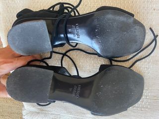 Sandalias de negras Uterqüe con Tacón 