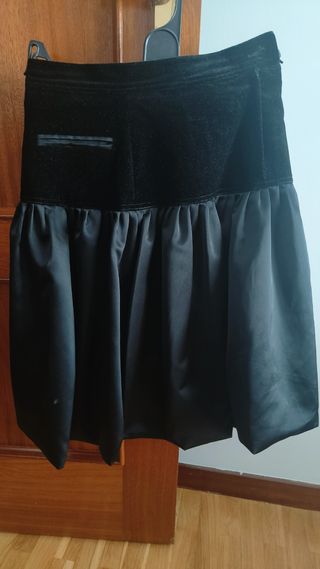 Falda de fiesta negra