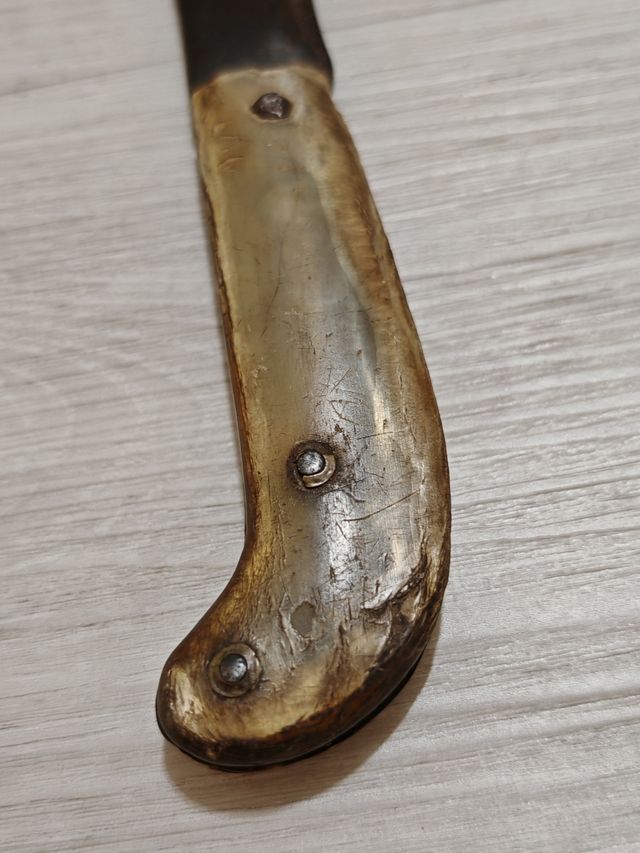 Attrezzo rurale in corno