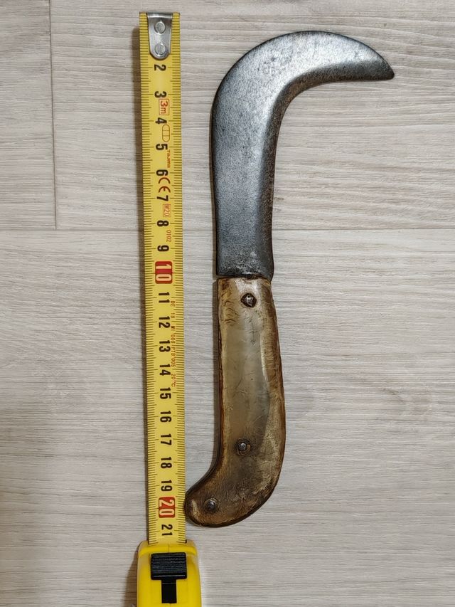 Attrezzo rurale in corno