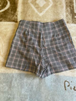 Falda pantalón cuadros gris y rosa