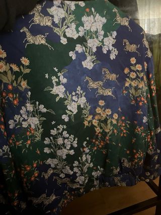 Bomber Amichi Estampada Cebra y Flores Talla M/L