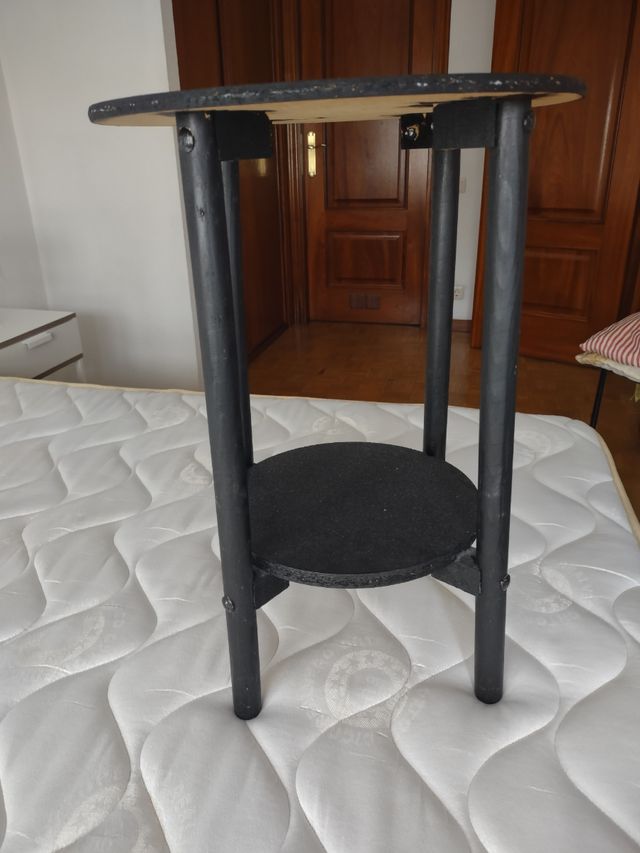 Mesita auxiliar redonda madera y metal