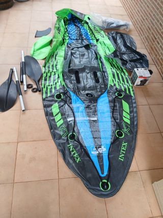 Piragua hinchable Intex con hinchador