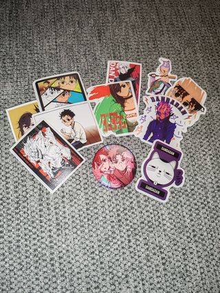 Spilla e adesivi DANDADAN