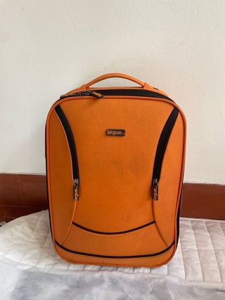 Maleta de viaje naranja