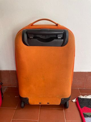 Maleta de viaje naranja