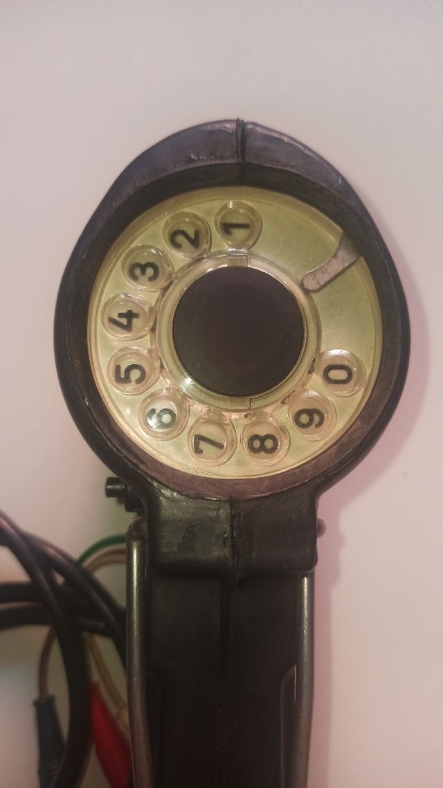 Teléfono antiguo Alemán ELMEG
En perfecto estado 