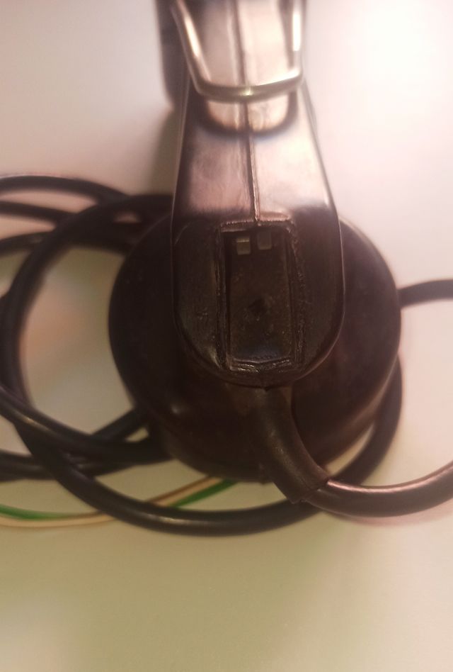 Teléfono antiguo Alemán ELMEG
En perfecto estado 