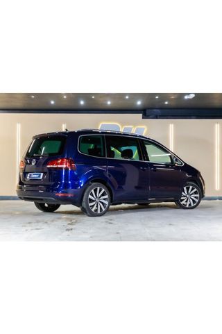Volkswagen Sharan Sport 2.0TDI DSG 177cv **DSG* 177 CVS* TECHO PANORAMICO **PUERTAS ELECTRICAS AUTOMÁTICAS** PACK SPORT**TAPICERÍA ALCANTARA**ASIENTOS CALEFACTABLES**