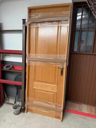 Puerta de madera interior