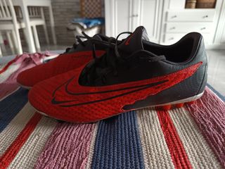 Botas de fútbol Nike Phantom Talla 40
Buen estado