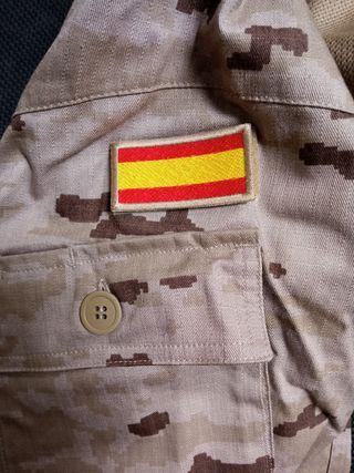 Camiseta Técnica Militar Beige Talla M.Negociable.