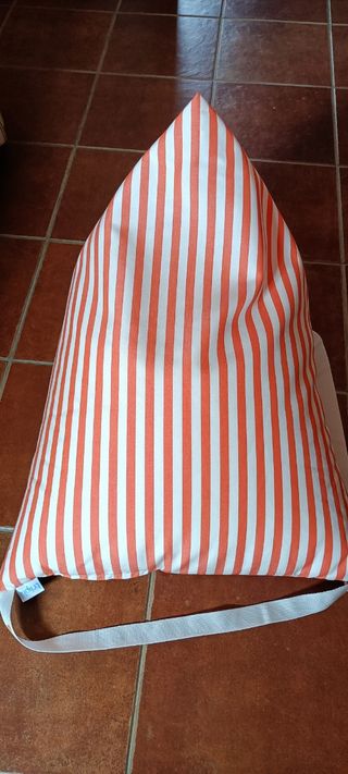 Puff Rayas Naranja y Blanco