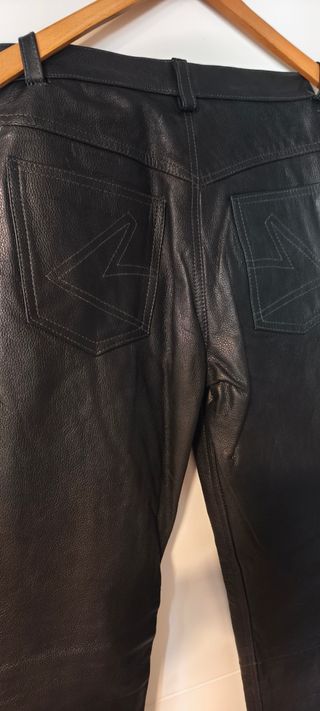 Pantalones de cuero negros