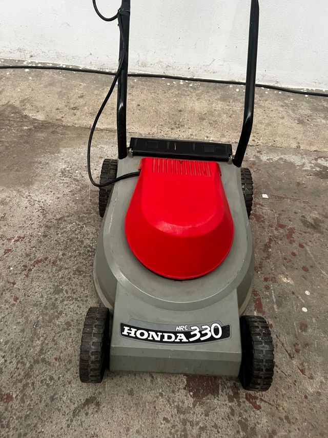 Cortacésped Honda HRE 330.