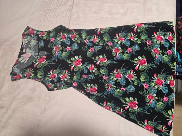 Vestido floral negro