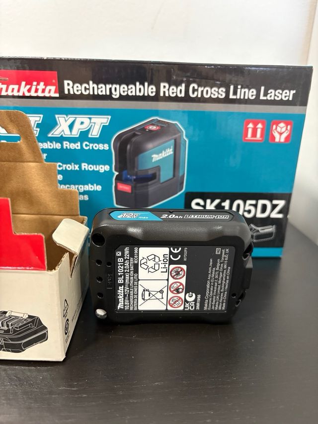 Láser Makita SK105DZ + Batería BL1021B