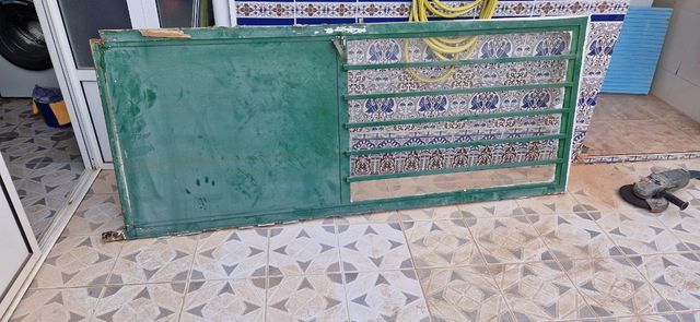 Puerta de hierro para patio 220x92