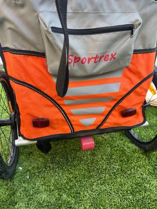 Rimorchio per bici per bambini.