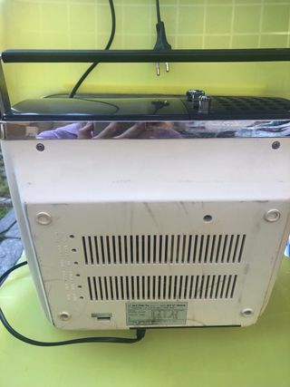 Crown 5TV 504 Mini TV Radio FM-AM Vintage