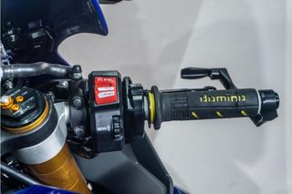 YAMAHA YZF R1 **IMPECABLE**POCOS KM**CARBONO**PORTA CORTO**