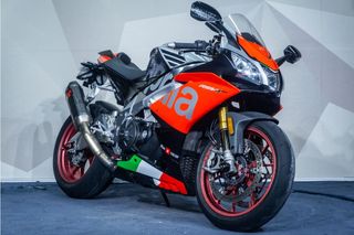 APRILIA RSV4 RF **ESCAPE AKRAPOVIC CARBONO **OHLINS** MUY POCOS KM**