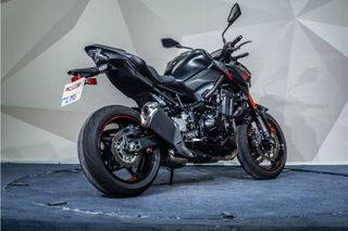 KAWASAKI Z900 **IMPECABLE**POCOS KM**CUPULA ALPINESTARS**