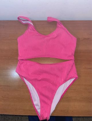 Costume da bagno rosa