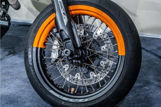 KTM 690 SMC R IMPECABLE * PROTECTORES CARBONO * BREMBO *
