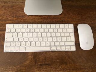 Imac Apple con Teclado y Ratón Originales