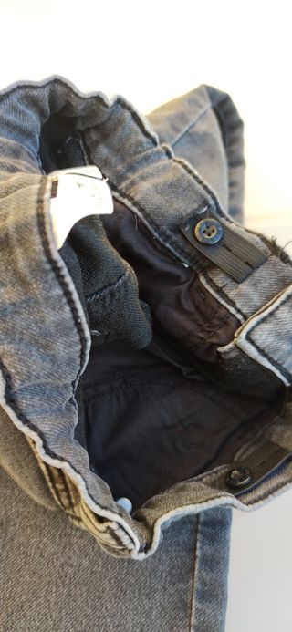 Pantalón tejano H&M Talla 4-5 (110cm)