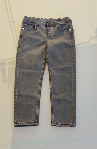 Pantalón tejano H&M Talla 4-5 (110cm)