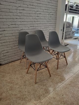 tavolo 80x80 + 4 sedie nordiche nere